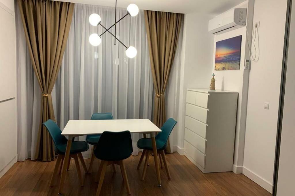 Andreve Apartment By Onix Blue Mamaia Nord, Baby Friendly, Private Parking Năvodari Buitenkant foto